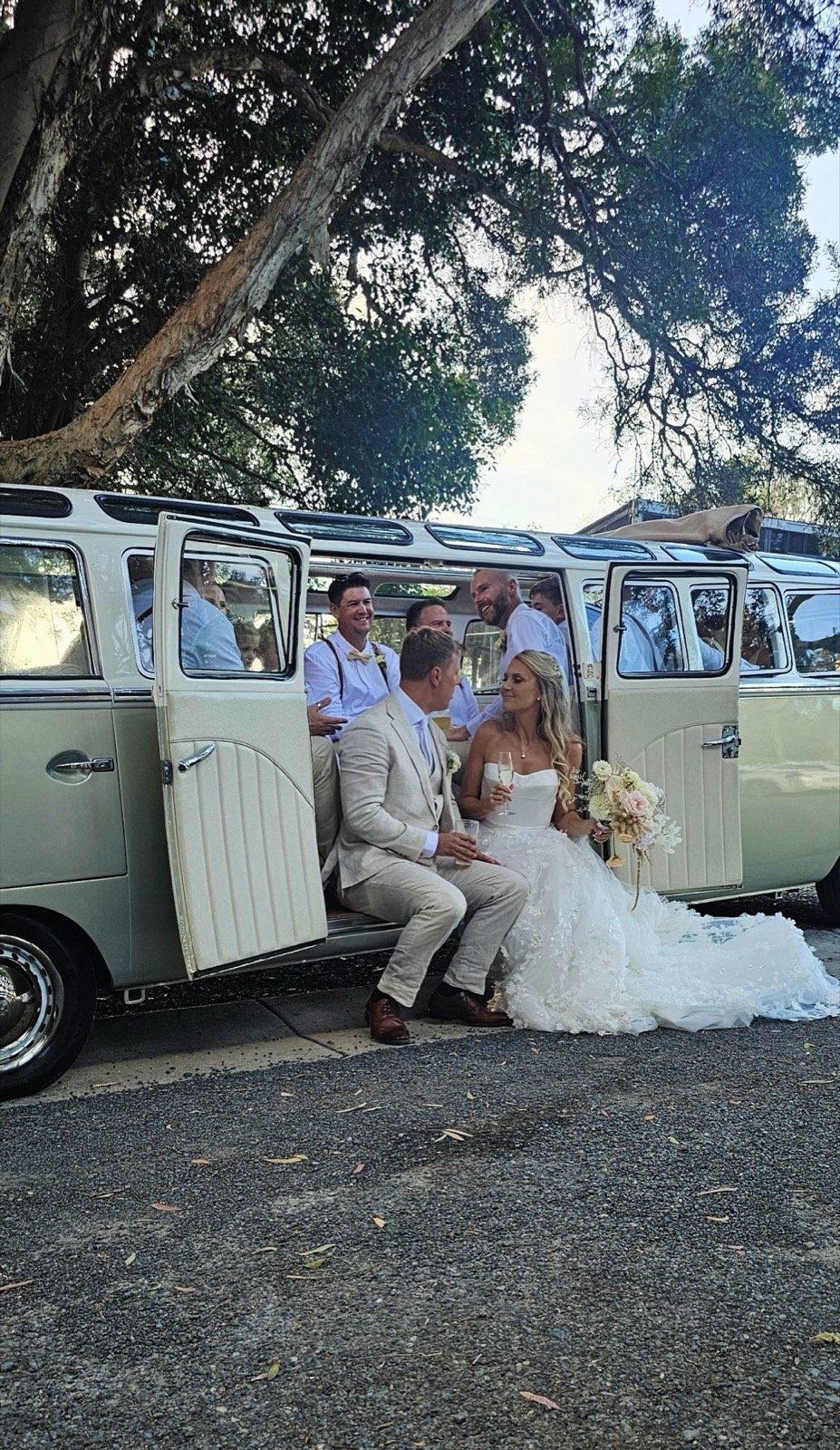 Krusin Kombis real wedding